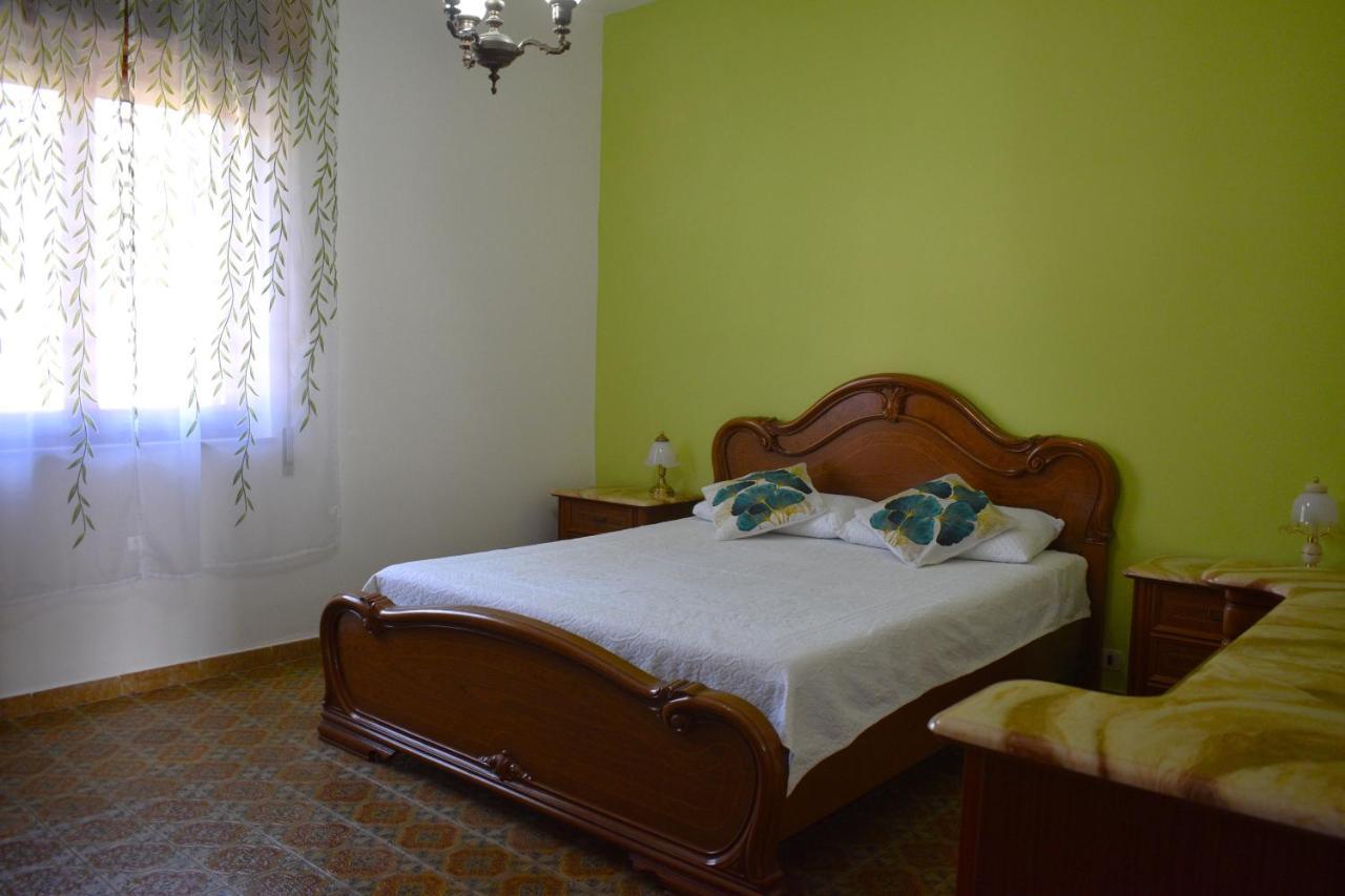Casa Vacanze "Villa Severina" Iun R6166 R6692 Карбония Экстерьер фото