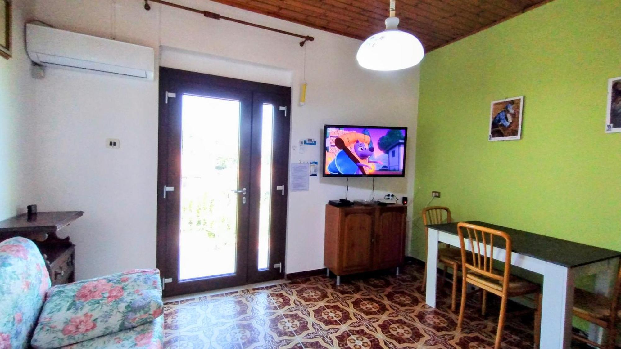 Casa Vacanze "Villa Severina" Iun R6166 R6692 Карбония Экстерьер фото